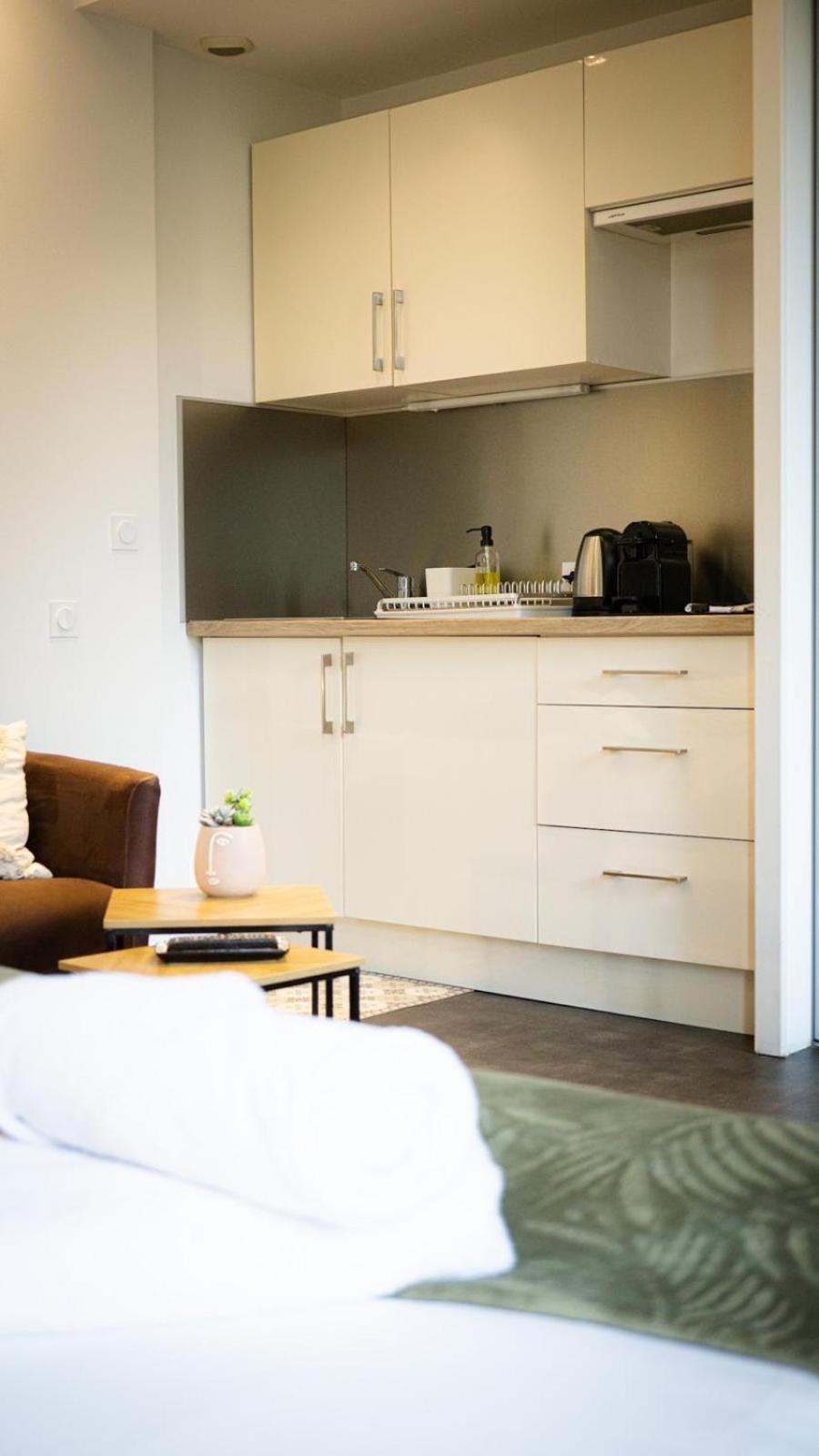 Suit'Home Commerce Angers Exteriör bild